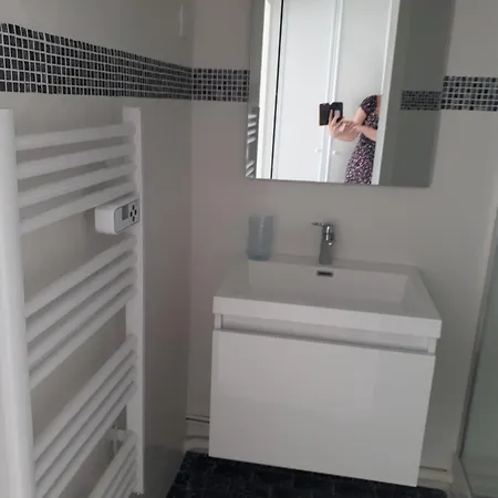 Apartment Contemporain Vue Cote