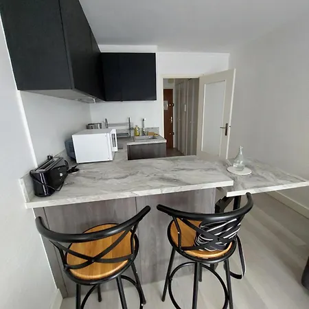 Contemporain Vue Cote